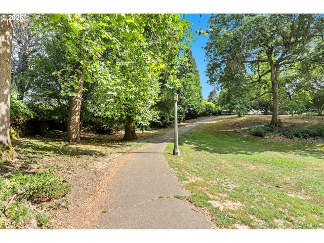 4215 Se 33RD Pl, Portland, OR 97202