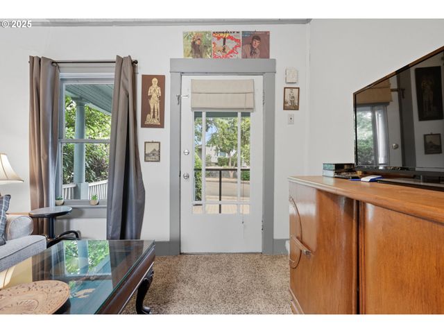 4215 Se 33RD Pl, Portland, OR 97202