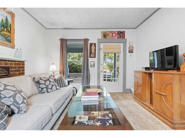 4215 Se 33RD Pl, Portland, OR 97202