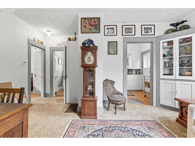 4215 Se 33RD Pl, Portland, OR 97202