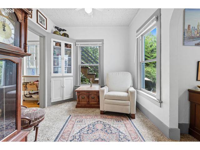 4215 Se 33RD Pl, Portland, OR 97202