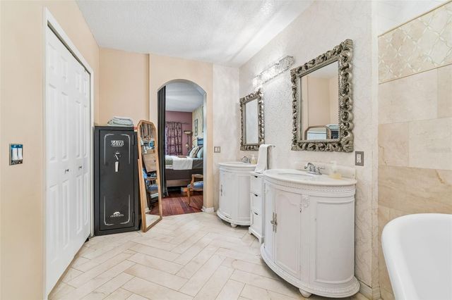 9407 CHART HOUSE COURT, Riverview, FL 33578