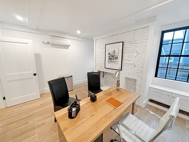 21-23 Middle 23 A, Newburyport, MA 01950