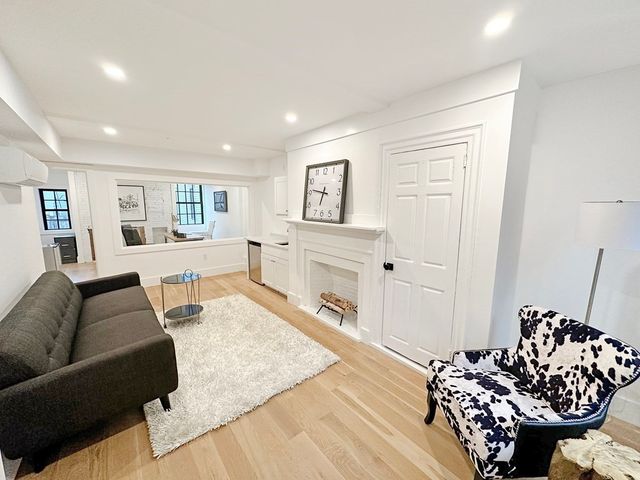 21-23 Middle 23 A, Newburyport, MA 01950