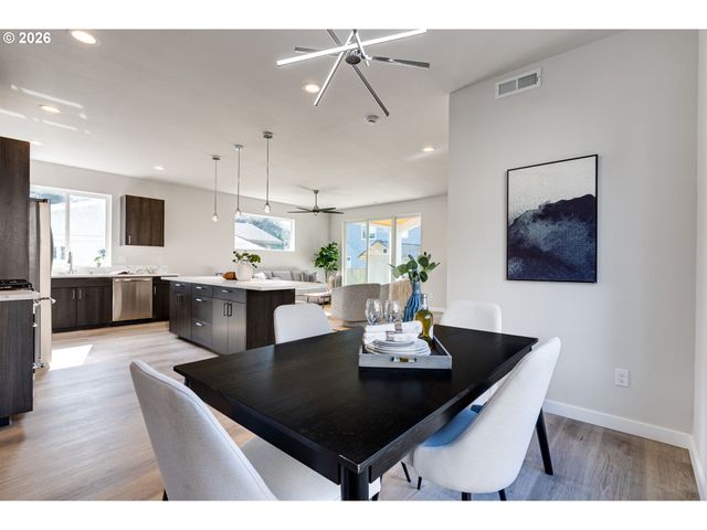 28683 Sw Canyon Creek Rd S, Wilsonville, OR 97070