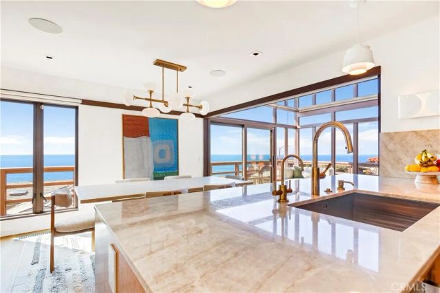 1944 Ocean Way, Laguna Beach, CA 92651