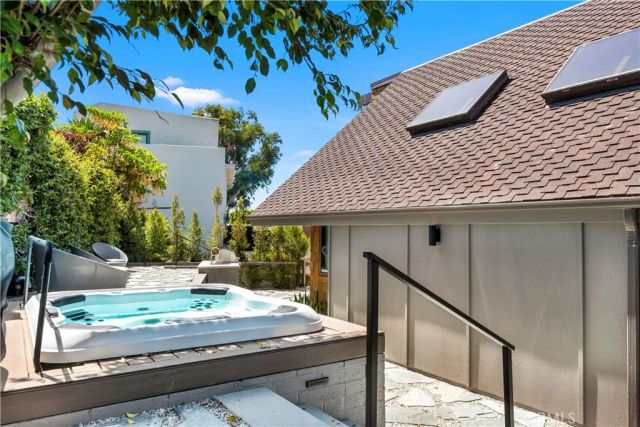 1944 Ocean Way, Laguna Beach, CA 92651