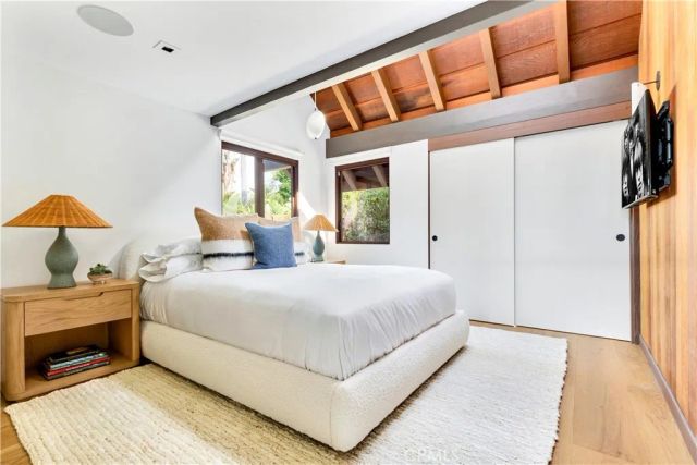 1944 Ocean Way, Laguna Beach, CA 92651