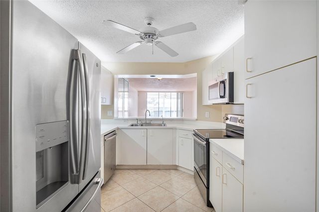 7866 Trent Dr 302, Tamarac, FL 33321