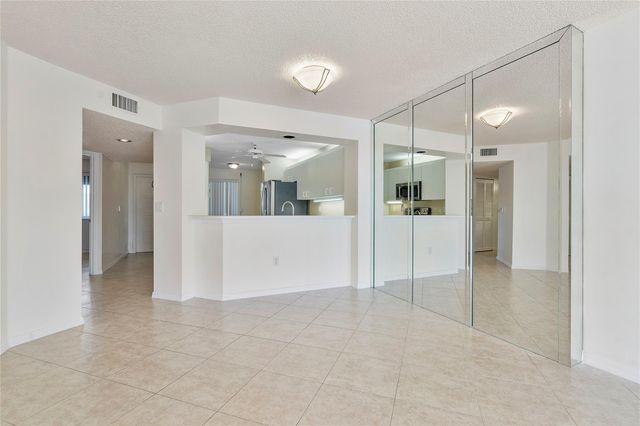 7866 Trent Dr 302, Tamarac, FL 33321