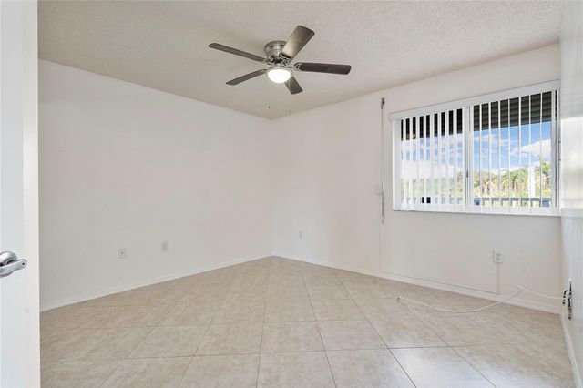 7866 Trent Dr 302, Tamarac, FL 33321