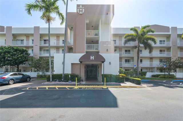 7866 Trent Dr 302, Tamarac, FL 33321