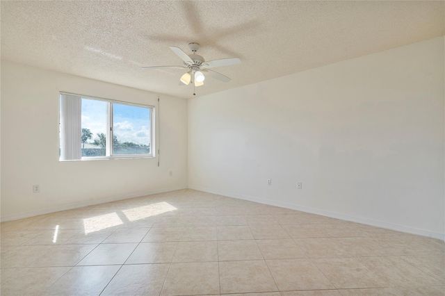 7866 Trent Dr 302, Tamarac, FL 33321