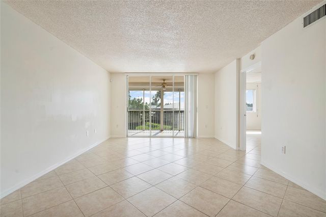 7866 Trent Dr 302, Tamarac, FL 33321