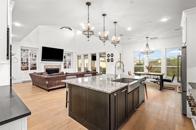 5319 Braesheather Drive, Houston, TX 77096