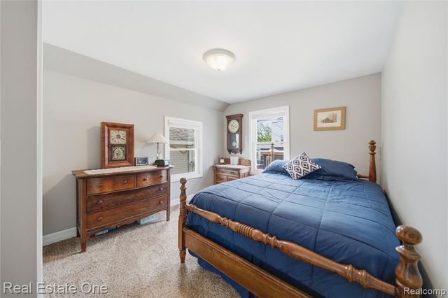 9528 Main Street, Whitmore Lake, MI 48189
