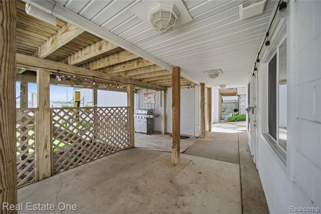 9528 Main Street, Whitmore Lake, MI 48189