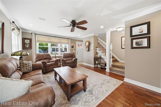 9528 Main Street, Whitmore Lake, MI 48189