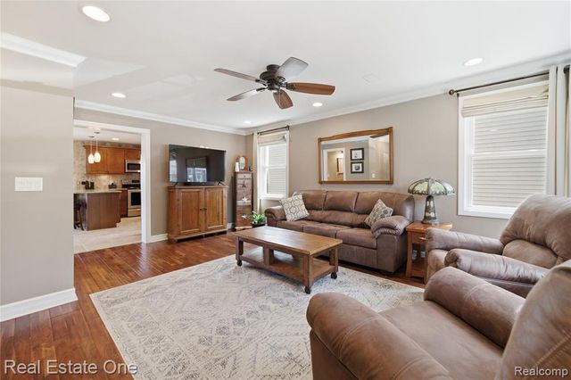 9528 Main Street, Whitmore Lake, MI 48189