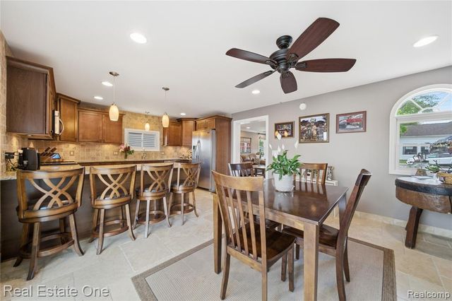 9528 Main Street, Whitmore Lake, MI 48189