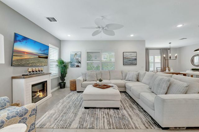 601 NE Waters Edge Lane 2101, Port St Lucie, FL 34983