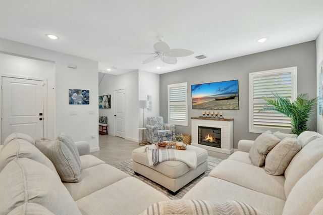 601 NE Waters Edge Lane 2101, Port St Lucie, FL 34983