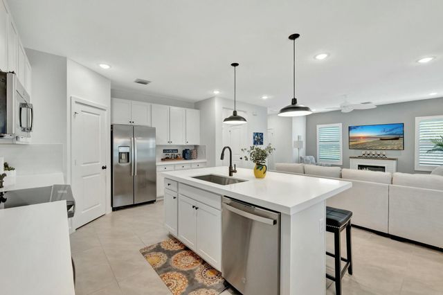 601 NE Waters Edge Lane 2101, Port St Lucie, FL 34983