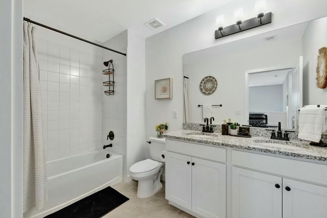 601 NE Waters Edge Lane 2101, Port St Lucie, FL 34983