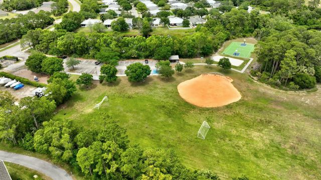 601 NE Waters Edge Lane 2101, Port St Lucie, FL 34983