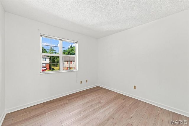 9081 W Swan Circle, St Louis, MO 63144