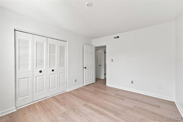 9081 W Swan Circle, St Louis, MO 63144