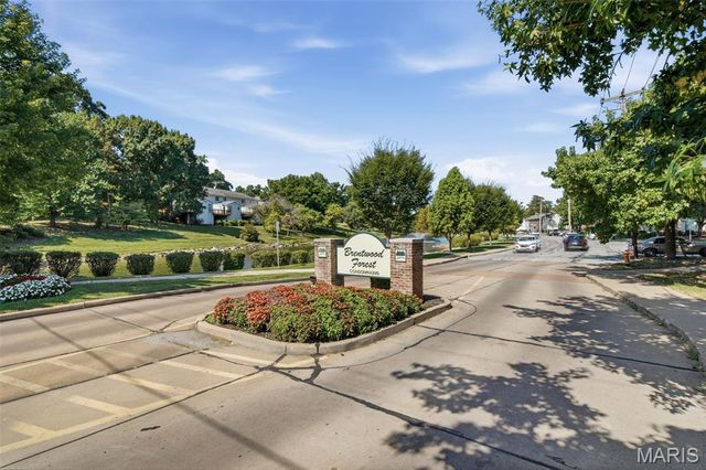 9081 W Swan Circle, St Louis, MO 63144