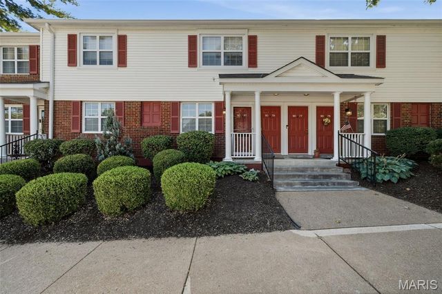 9081 W Swan Circle, St Louis, MO 63144