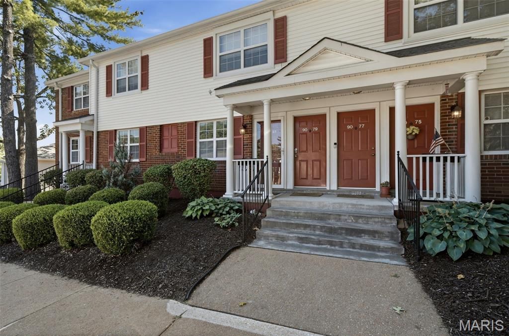 9081 W Swan Circle, St Louis, MO 63144