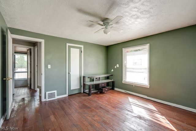 1445 Sulzer Avenue, Euclid, OH 44132