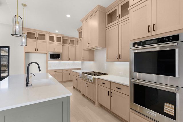 121 La Ventana DR, Liberty Hill, TX 78642