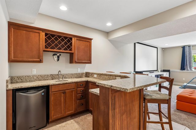 1740 SE Hawthorne Ridge Drive, Waukee, IA 50263