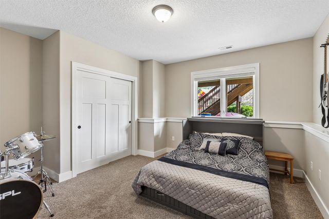 1740 SE Hawthorne Ridge Drive, Waukee, IA 50263