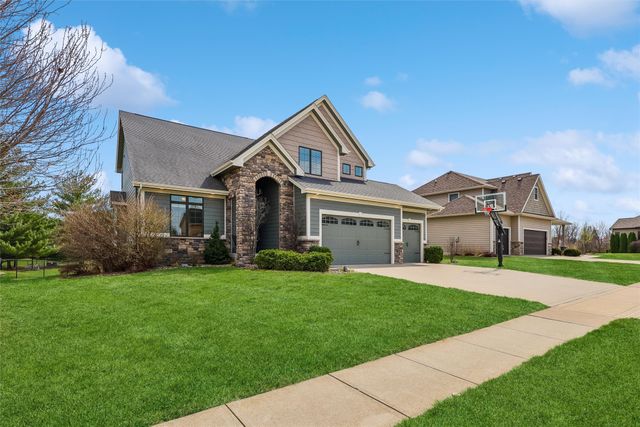 1740 SE Hawthorne Ridge Drive, Waukee, IA 50263