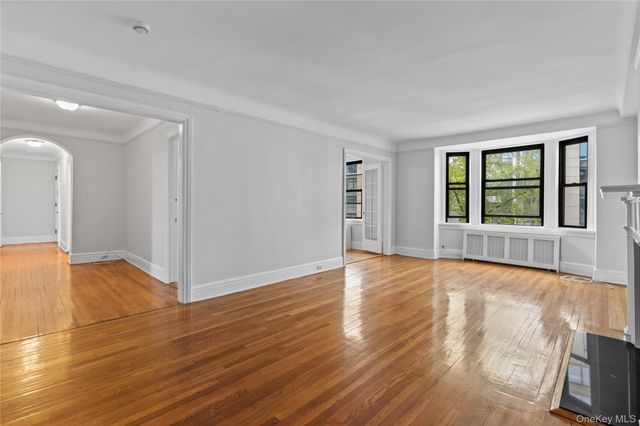 240 Martine Avenue 4G, White Plains, NY 10601