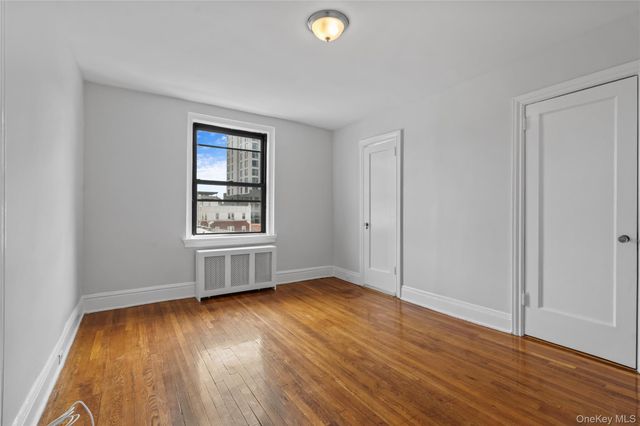 240 Martine Avenue 4G, White Plains, NY 10601