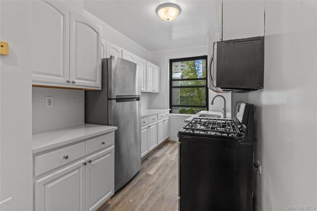 240 Martine Avenue 4G, White Plains, NY 10601