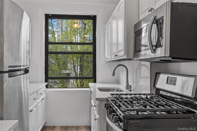 240 Martine Avenue 4G, White Plains, NY 10601