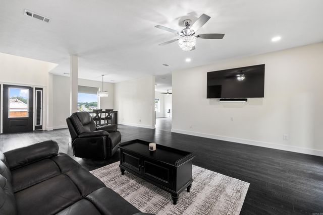 8937 Wingate Drive, Benton, AR 72019