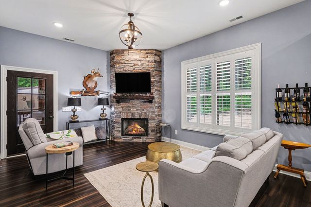1850 Puryears Bend Rd, Hartsville, TN 37074