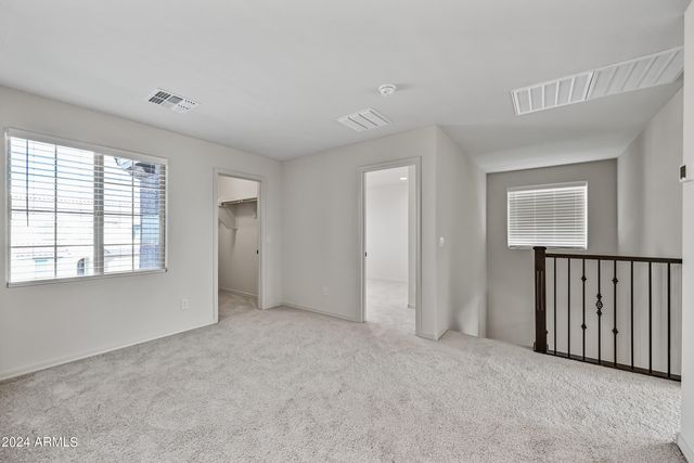 8961 W SAN JUAN Avenue, Glendale, AZ 85305