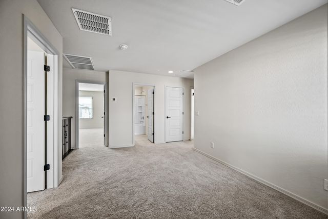 8961 W SAN JUAN Avenue, Glendale, AZ 85305