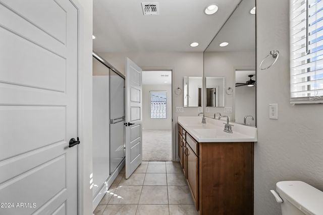 8961 W SAN JUAN Avenue, Glendale, AZ 85305