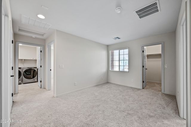 8961 W SAN JUAN Avenue, Glendale, AZ 85305
