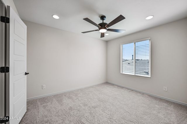 8961 W SAN JUAN Avenue, Glendale, AZ 85305
